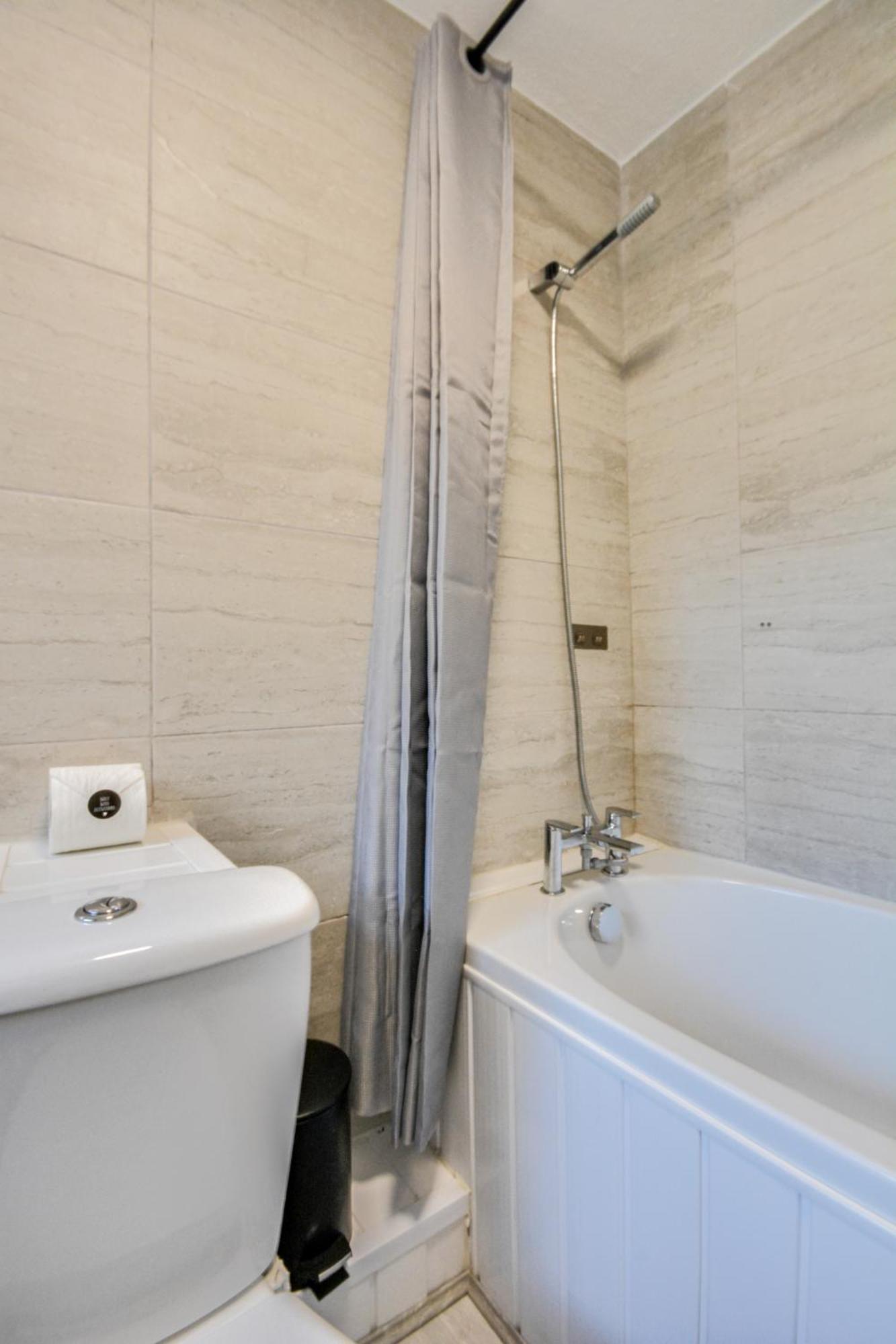 Stay With Alexandra 2 Free Parking - High Speed Free Wifi Liverpool Eksteriør billede